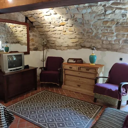 Ardeche Les Cigales, Murier Piscine Partagee Guest house Grospierres