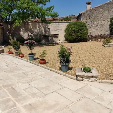 Ardeche Les Cigales, Murier Piscine Partagee Guest house